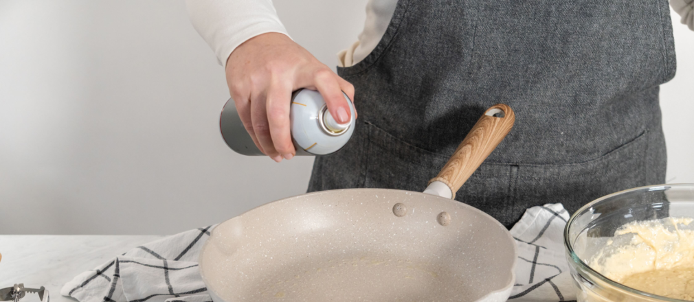 Uso de antiadherente en una cocina profesional