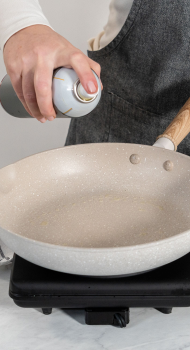Uso de antiadherente en una cocina profesional